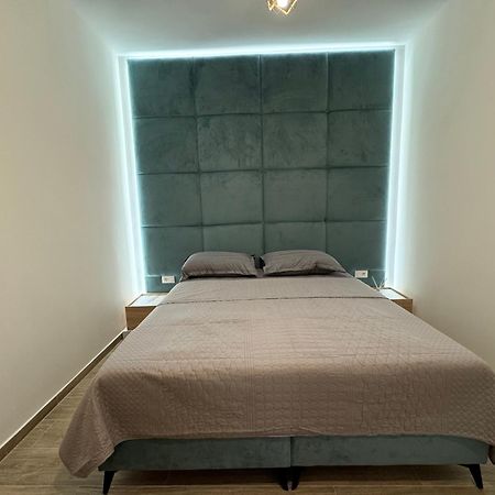 Isla'S Luxurious Seaside Apartments Durrës Exteriör bild