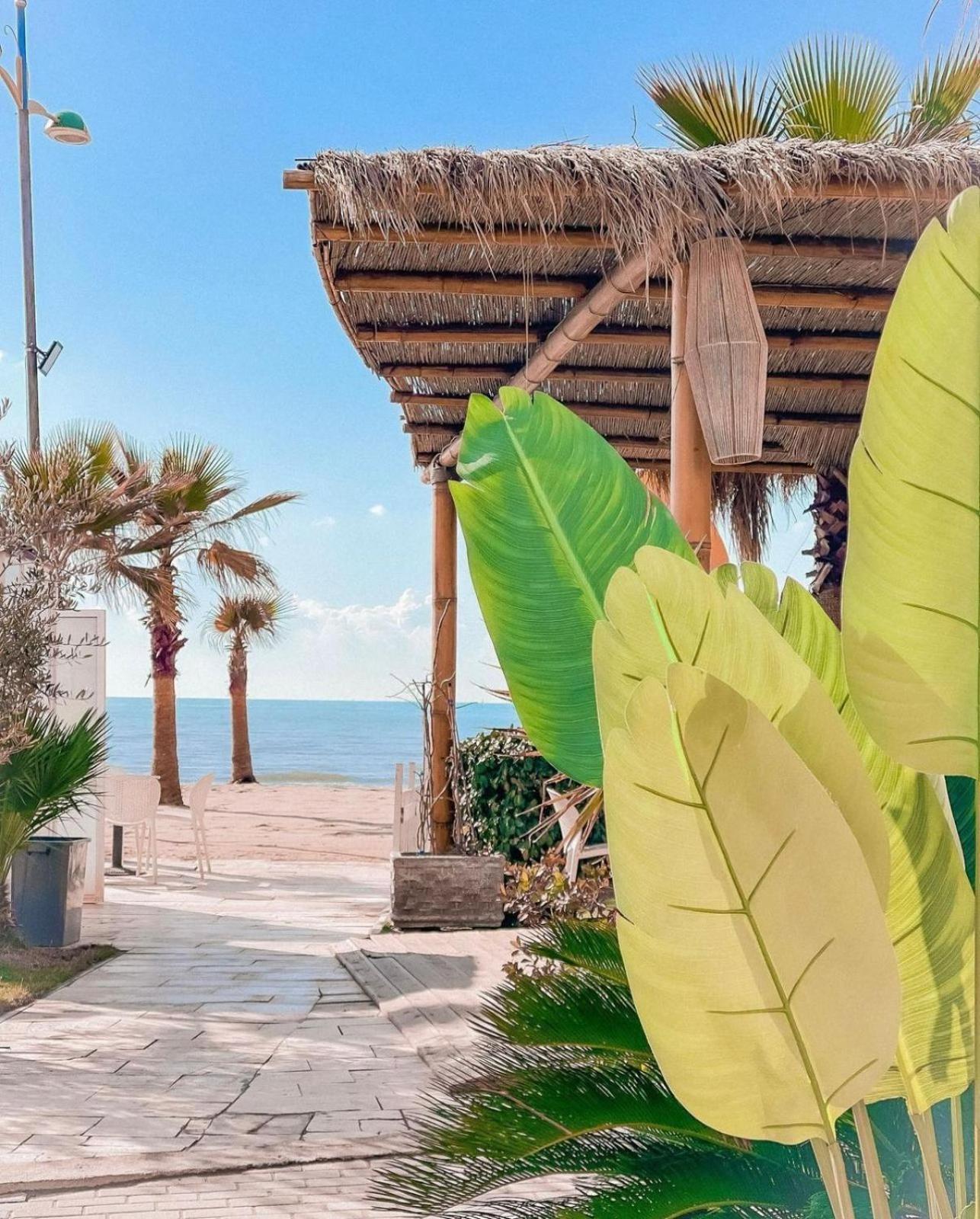 Isla'S Luxurious Seaside Apartments Durrës Exteriör bild